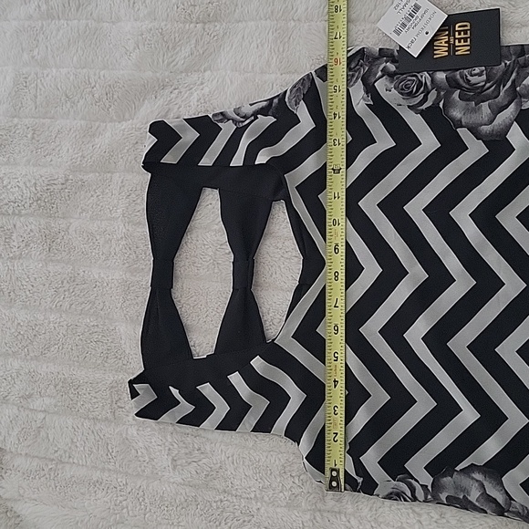 Black and white mini dress - Picture 7 of 8